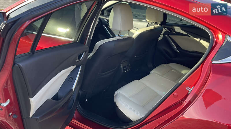 Седан Mazda 6 2014 в Львові