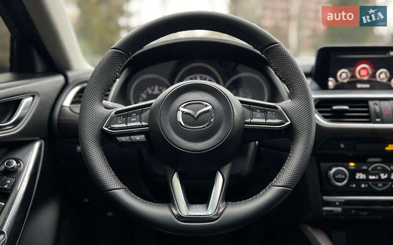 Седан Mazda 6 2017 в Львові