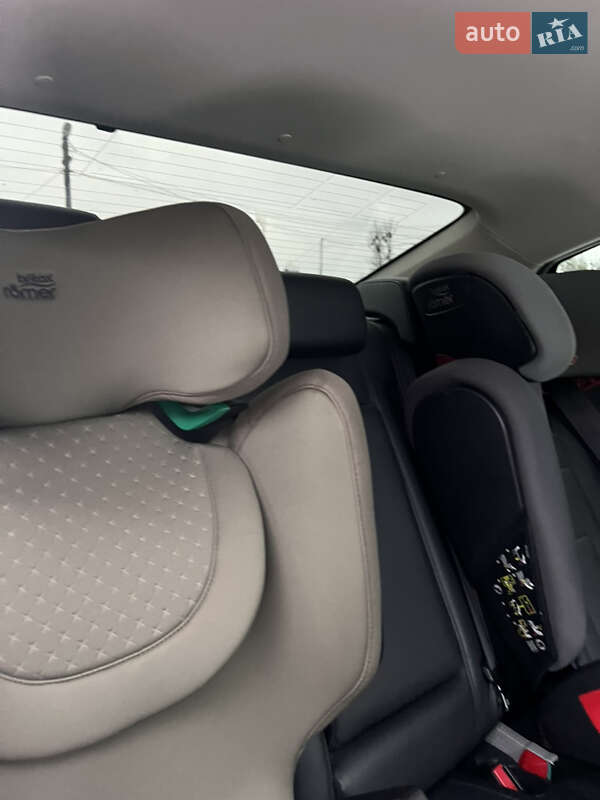 Седан Mazda 6 2016 в Львові