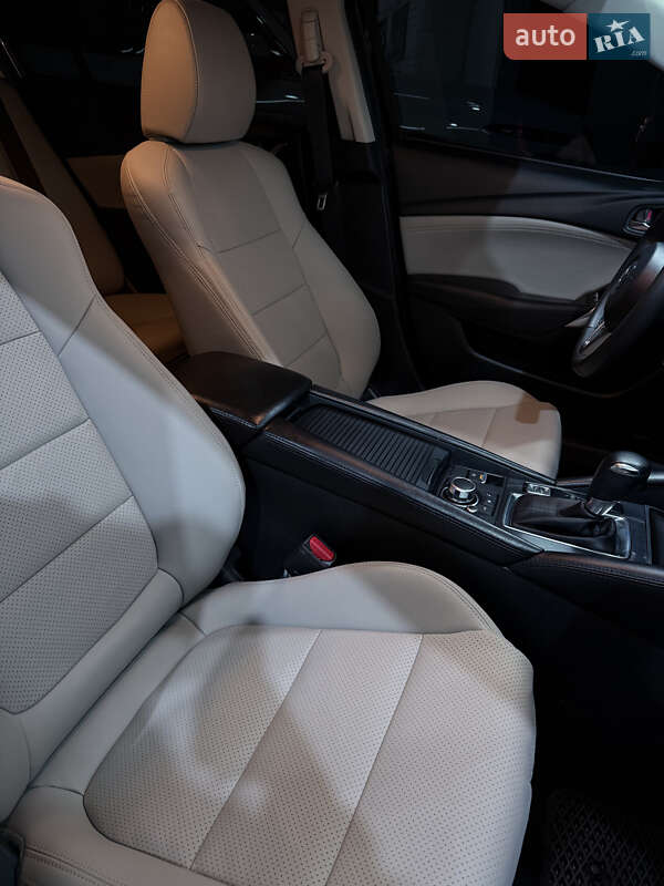 Седан Mazda 6 2016 в Львове