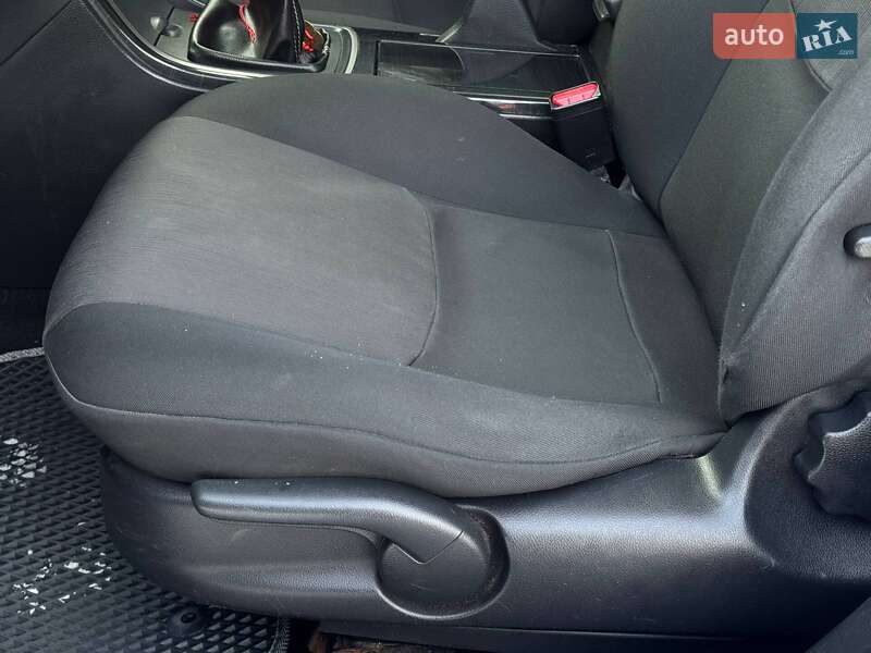 Седан Mazda 6 2008 в Ровно