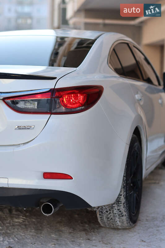 Седан Mazda 6 2015 в Днепре