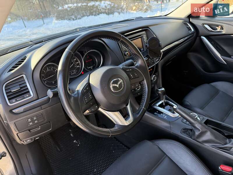 Седан Mazda 6 2012 в Львові