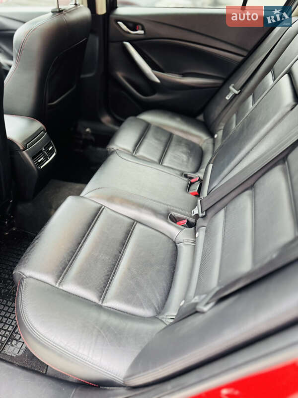 Седан Mazda 6 2014 в Новояворівську