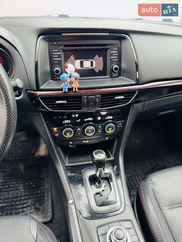 Седан Mazda 6 2014 в Новояворівську