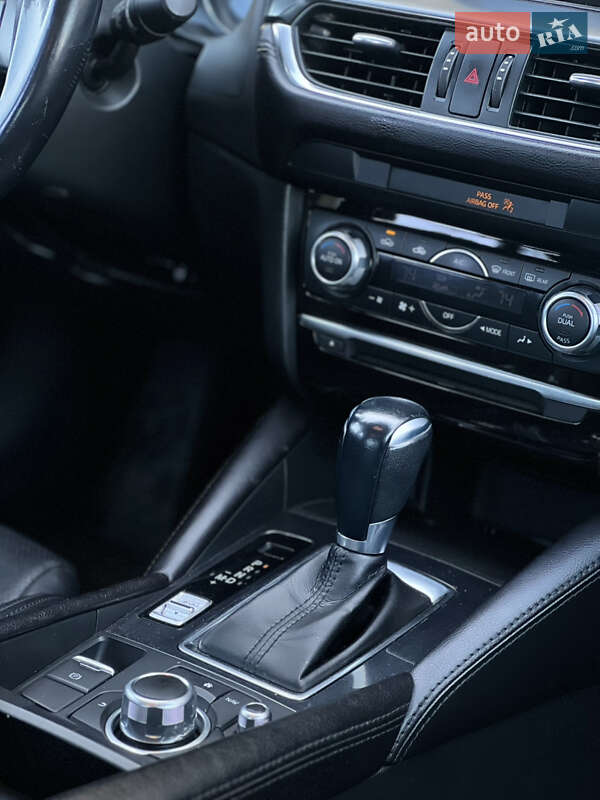 Седан Mazda 6 2016 в Миколаєві