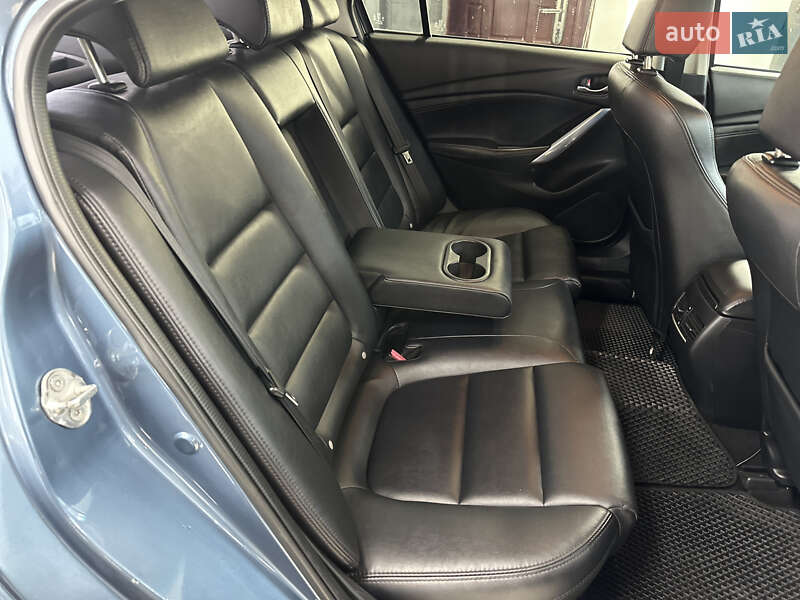 Седан Mazda 6 2014 в Дніпрі