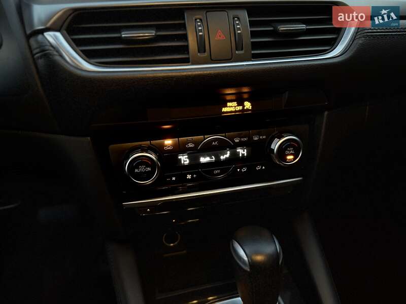 Седан Mazda 6 2017 в Львові