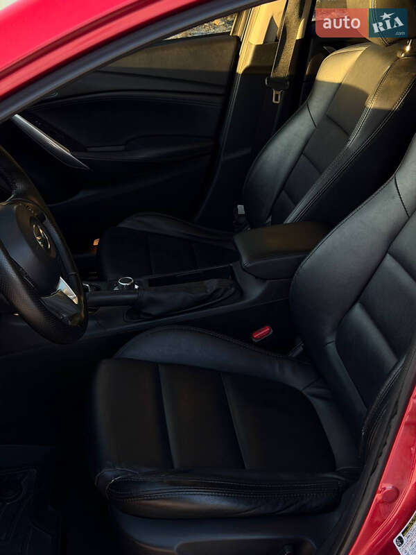 Седан Mazda 6 2013 в Днепре