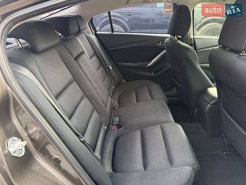 Седан Mazda 6 2015 в Коломые