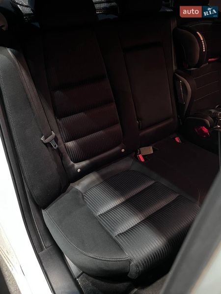 Седан Mazda 6 2016 в Чернівцях