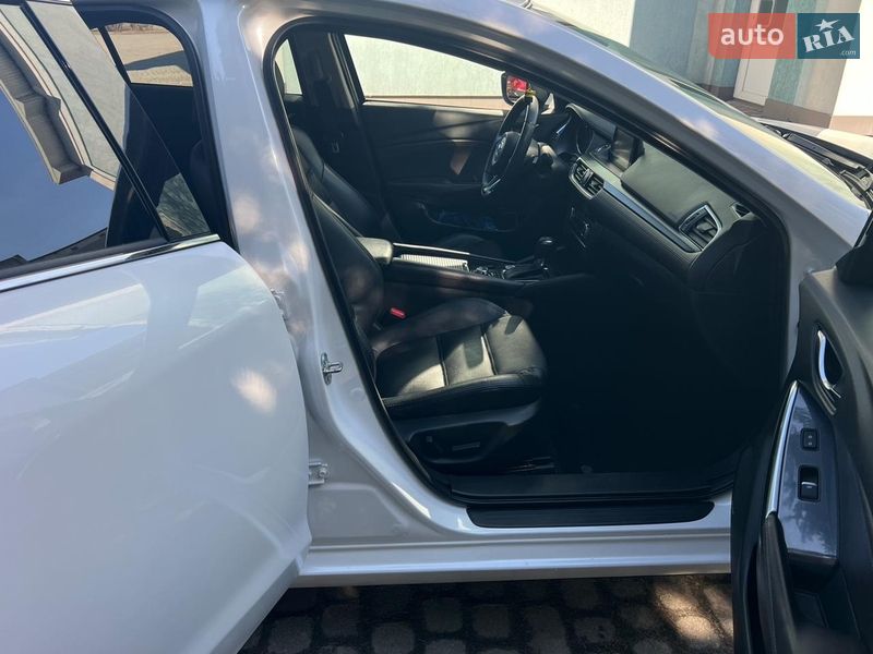 Седан Mazda 6 2016 в Львове