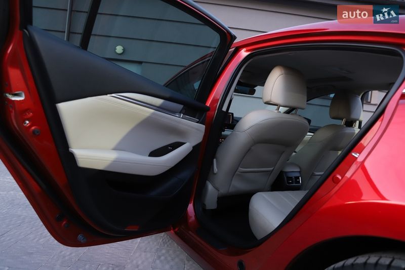 Седан Mazda 6 2018 в Дрогобыче