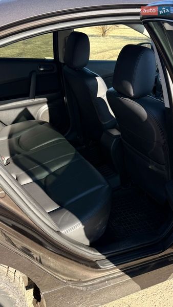 Седан Mazda 6 2011 в Краснограде