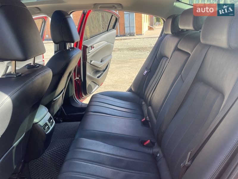 Седан Mazda 6 2020 в Вишневом