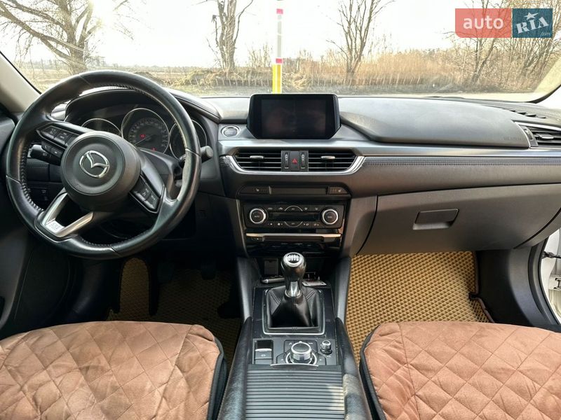 Седан Mazda 6 2016 в Дубні