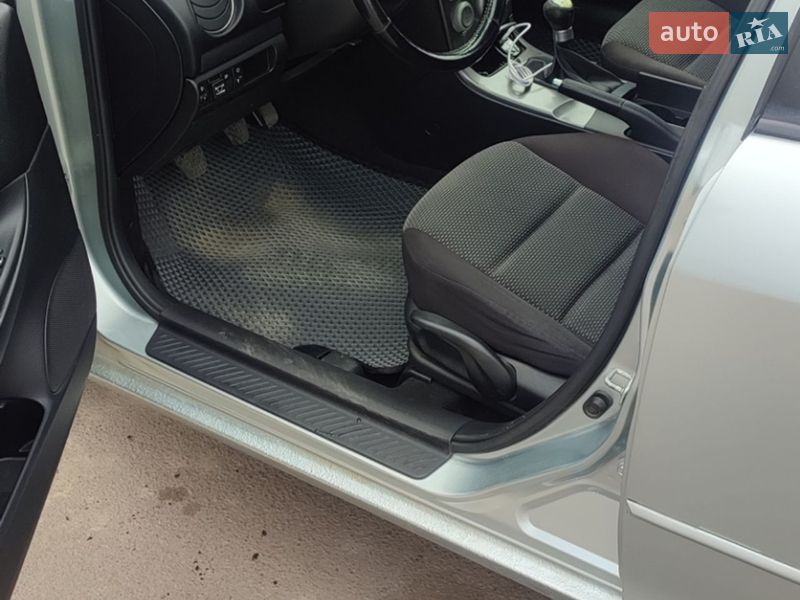 Універсал Mazda 6 2003 в Житомирі