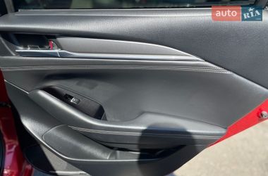 Седан Mazda 6 2020 в Вишневом