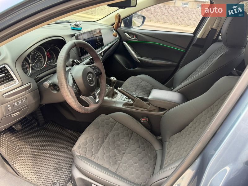 Седан Mazda 6 2012 в Черновцах