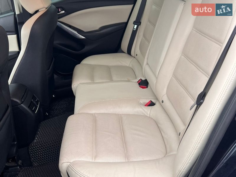 Седан Mazda 6 2015 в Львове