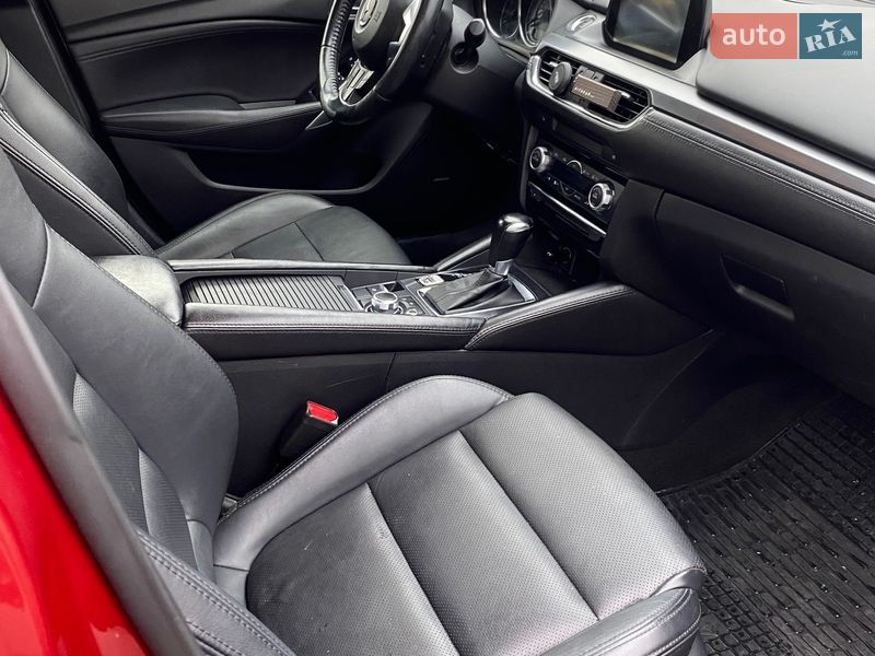 Седан Mazda 6 2015 в Львові