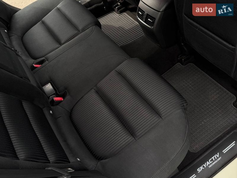 Седан Mazda 6 2013 в Днепре