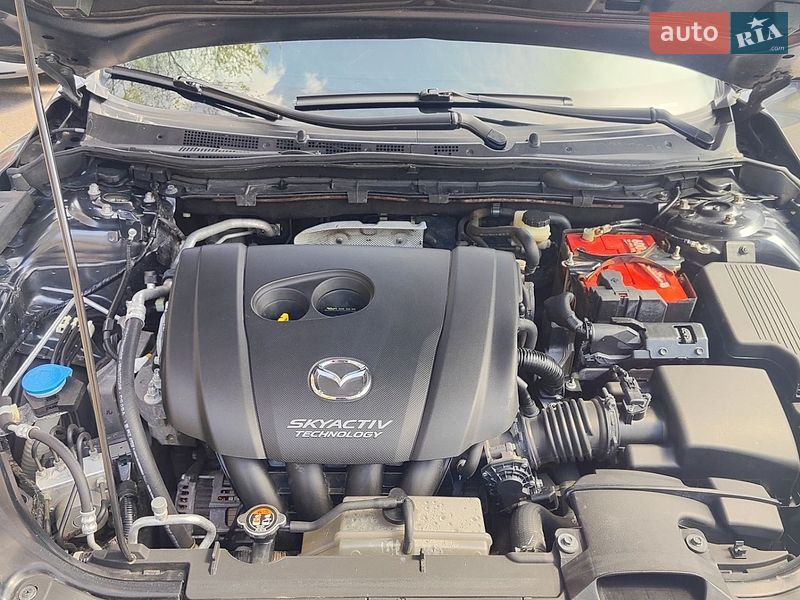Седан Mazda 6 2016 в Днепре