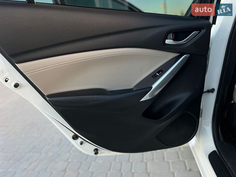 Седан Mazda 6 2015 в Львові