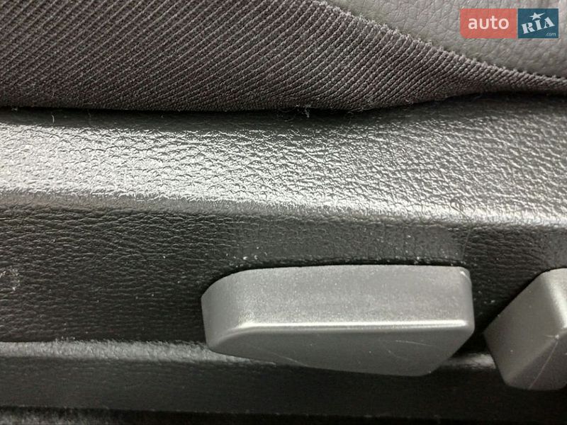 Седан Mazda 6 2002 в Золочеве
