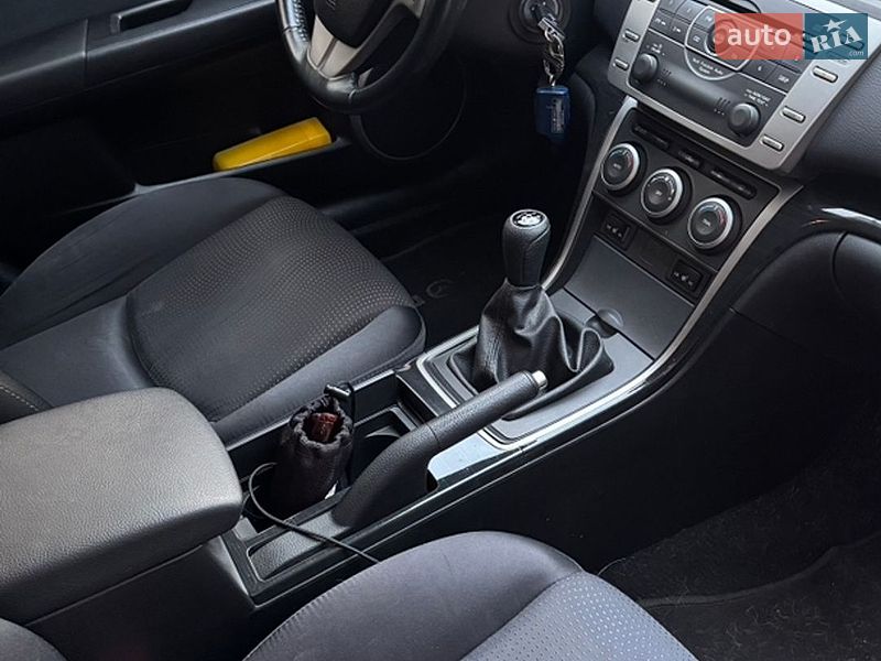 Седан Mazda 6 2009 в Чернівцях