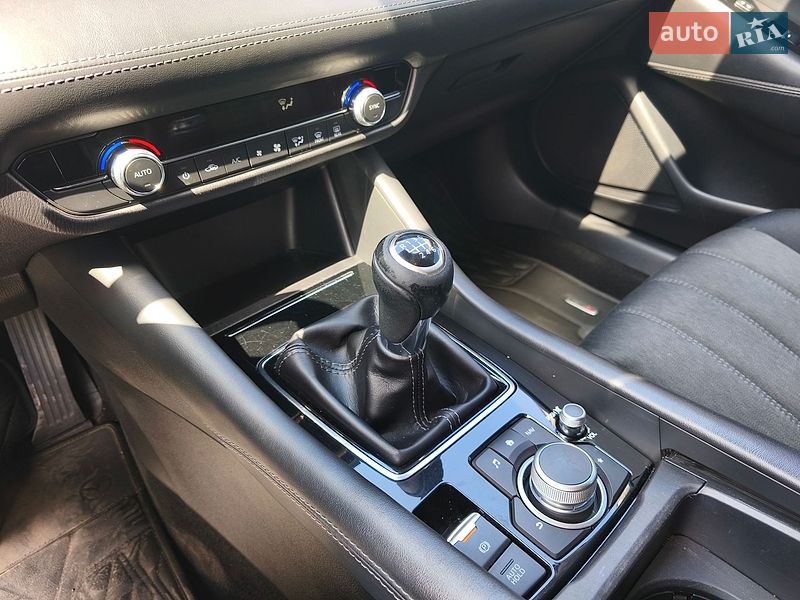 Седан Mazda 6 2018 в Днепре