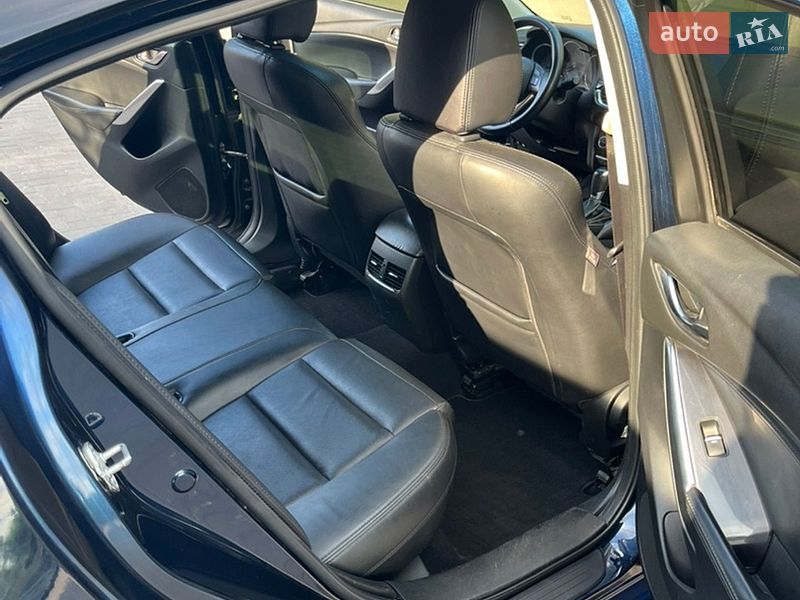 Седан Mazda 6 2015 в Кривом Роге