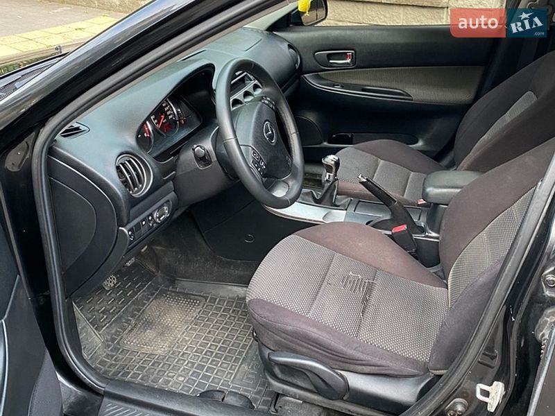 Универсал Mazda 6 2004 в Ровно