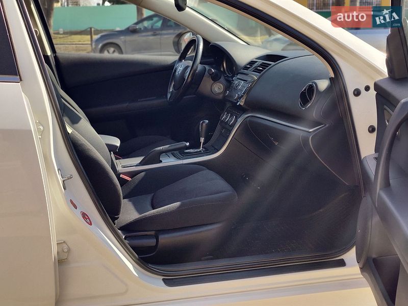 Универсал Mazda 6 2010 в Луцке