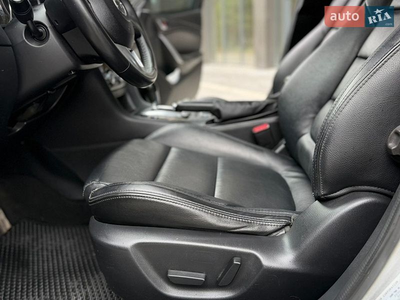 Седан Mazda 6 2013 в Черновцах