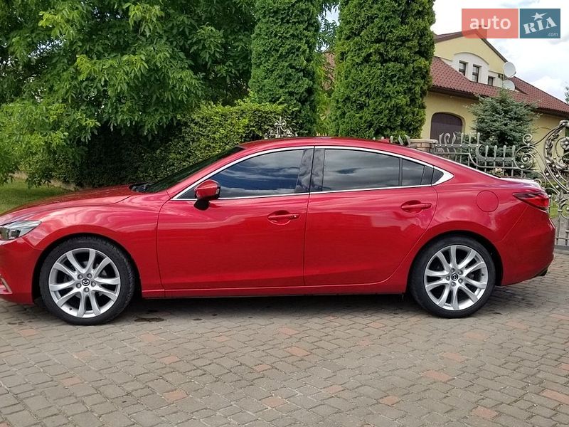 Седан Mazda 6 2014 в Чернівцях