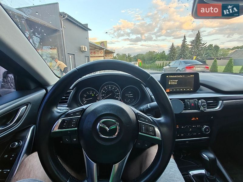 Седан Mazda 6 2016 в Черновцах