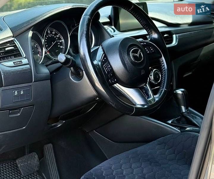 Седан Mazda 6 2015 в Днепре