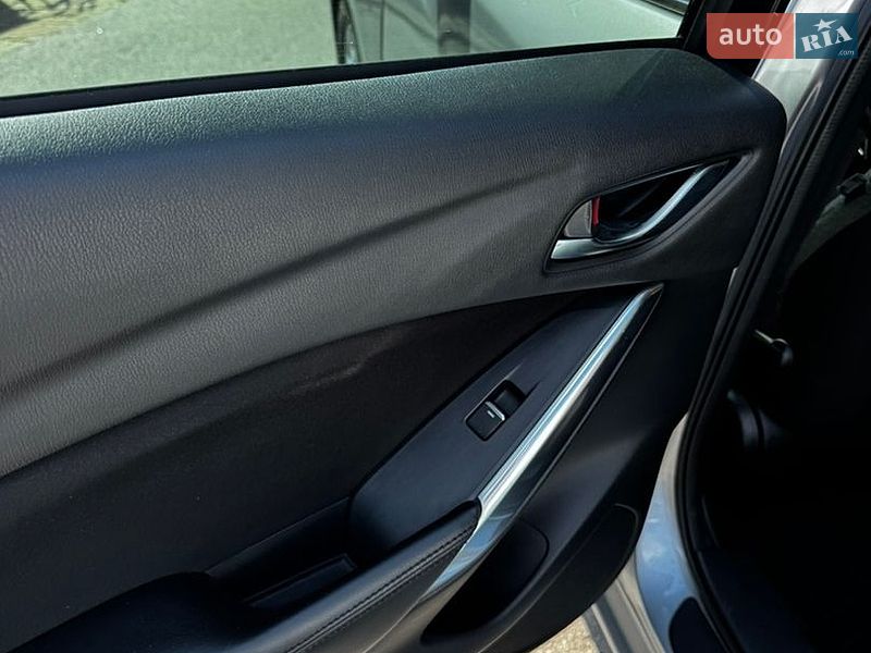 Седан Mazda 6 2016 в Чернівцях