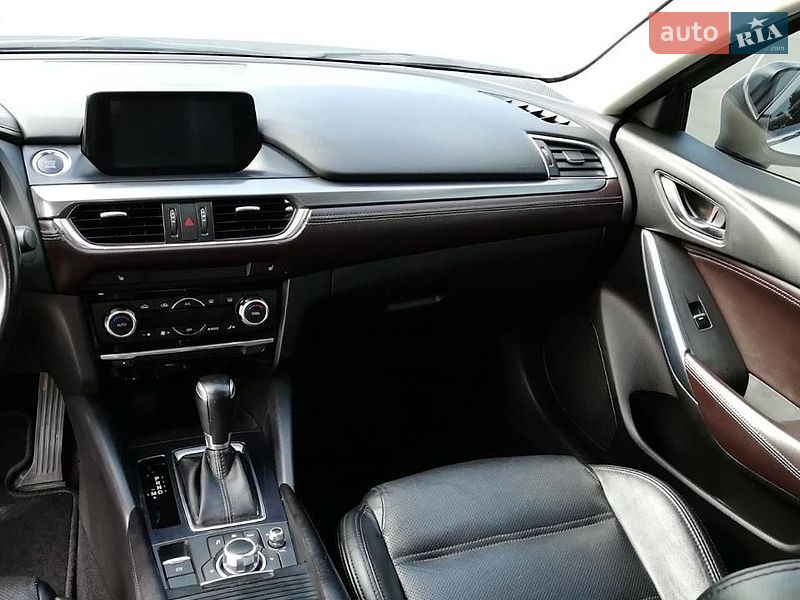 Седан Mazda 6 2016 в Днепре
