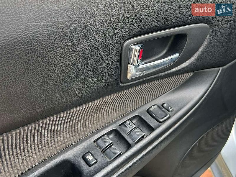 Універсал Mazda 6 2004 в Одесі