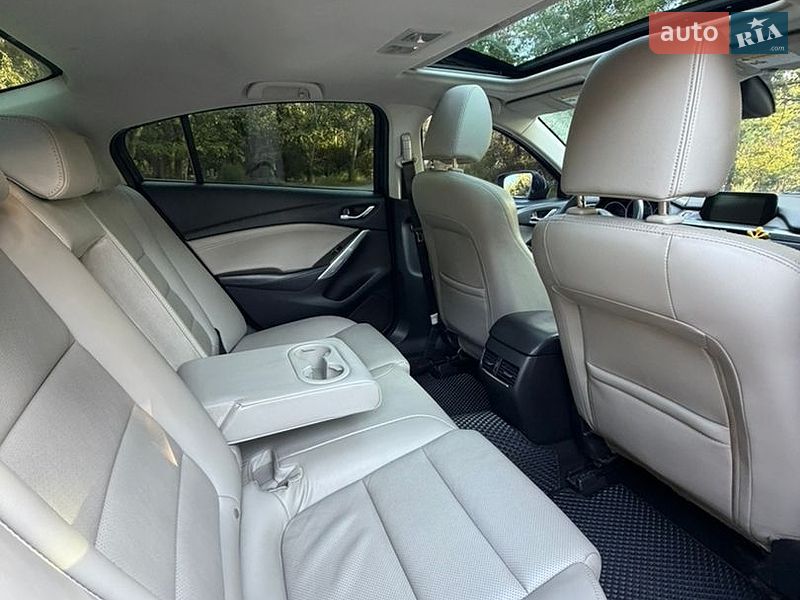 Седан Mazda 6 2016 в Днепре
