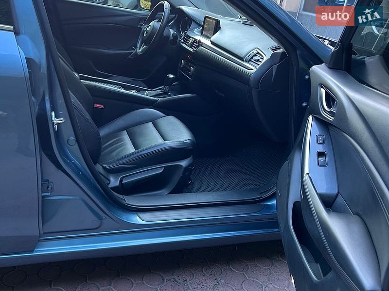 Седан Mazda 6 2015 в Львові