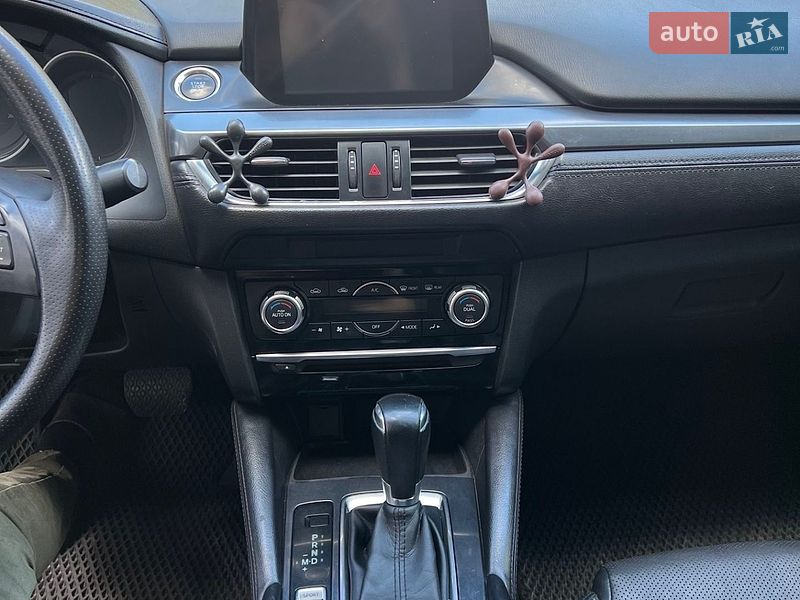 Седан Mazda 6 2015 в Львові