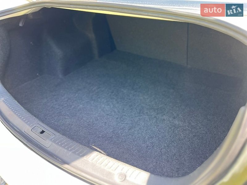 Седан Mazda 6 2008 в Ровно
