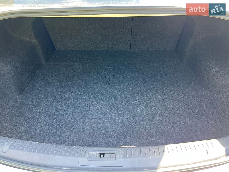 Седан Mazda 6 2008 в Ровно