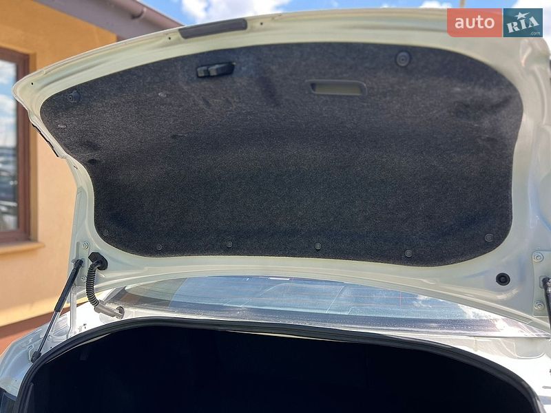 Седан Mazda 6 2008 в Ровно