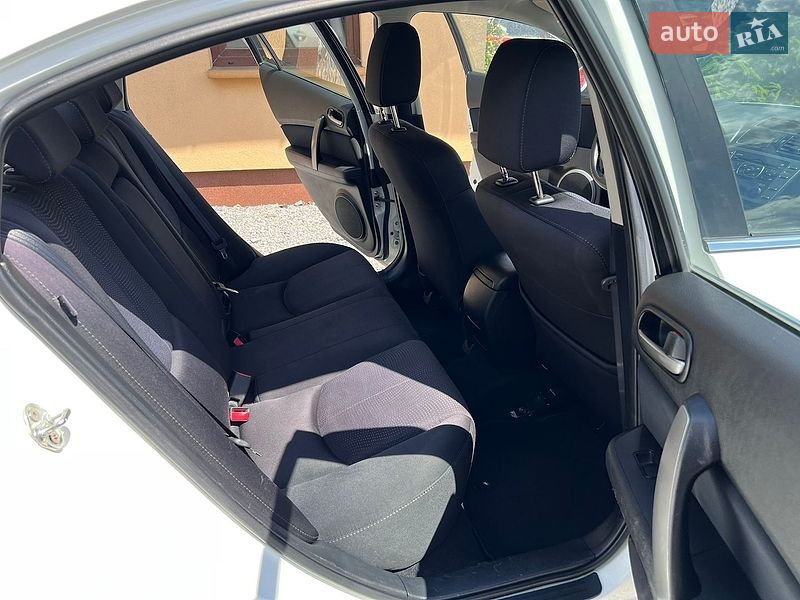 Седан Mazda 6 2008 в Ровно