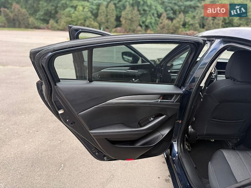Седан Mazda 6 2018 в Львові