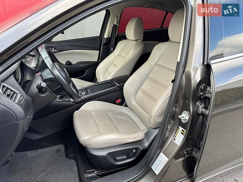 Седан Mazda 6 2016 в Днепре